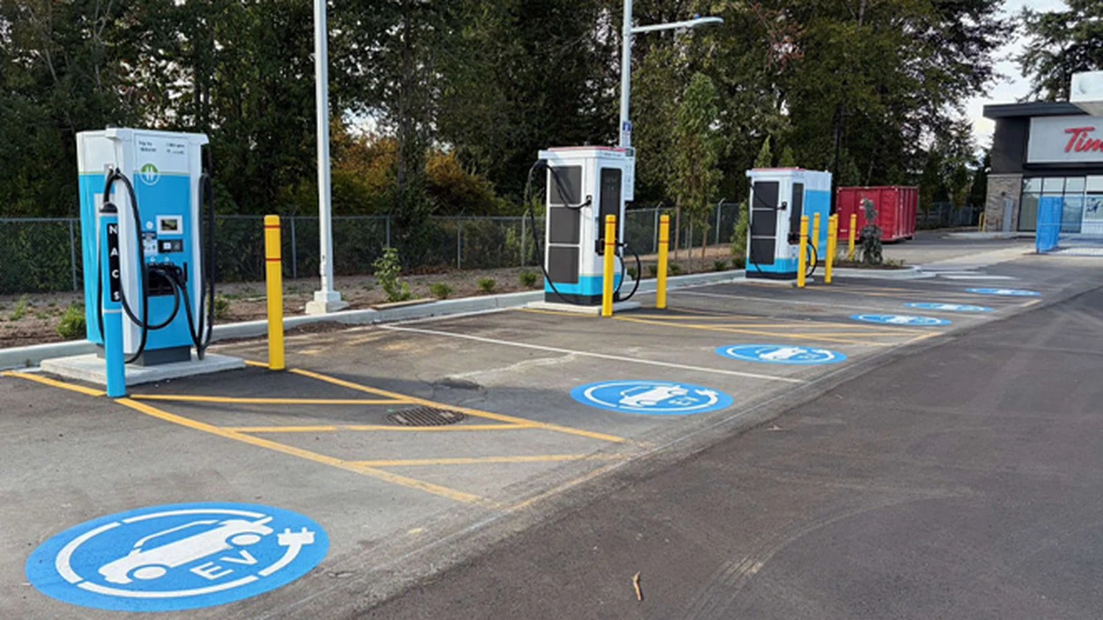 BC Hydro Opens Abbotsford & Esquimalt Fast Charging With NACS Connectors