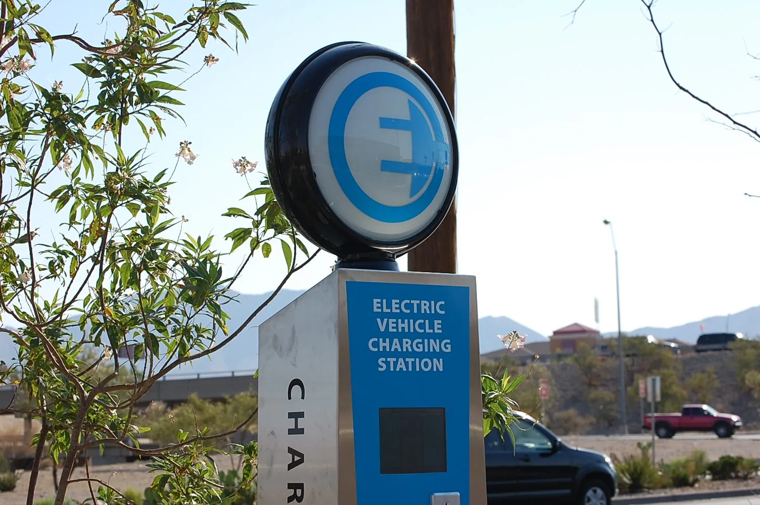 Best Home EV Charger Canada 2026: Level 2 Buying Guide