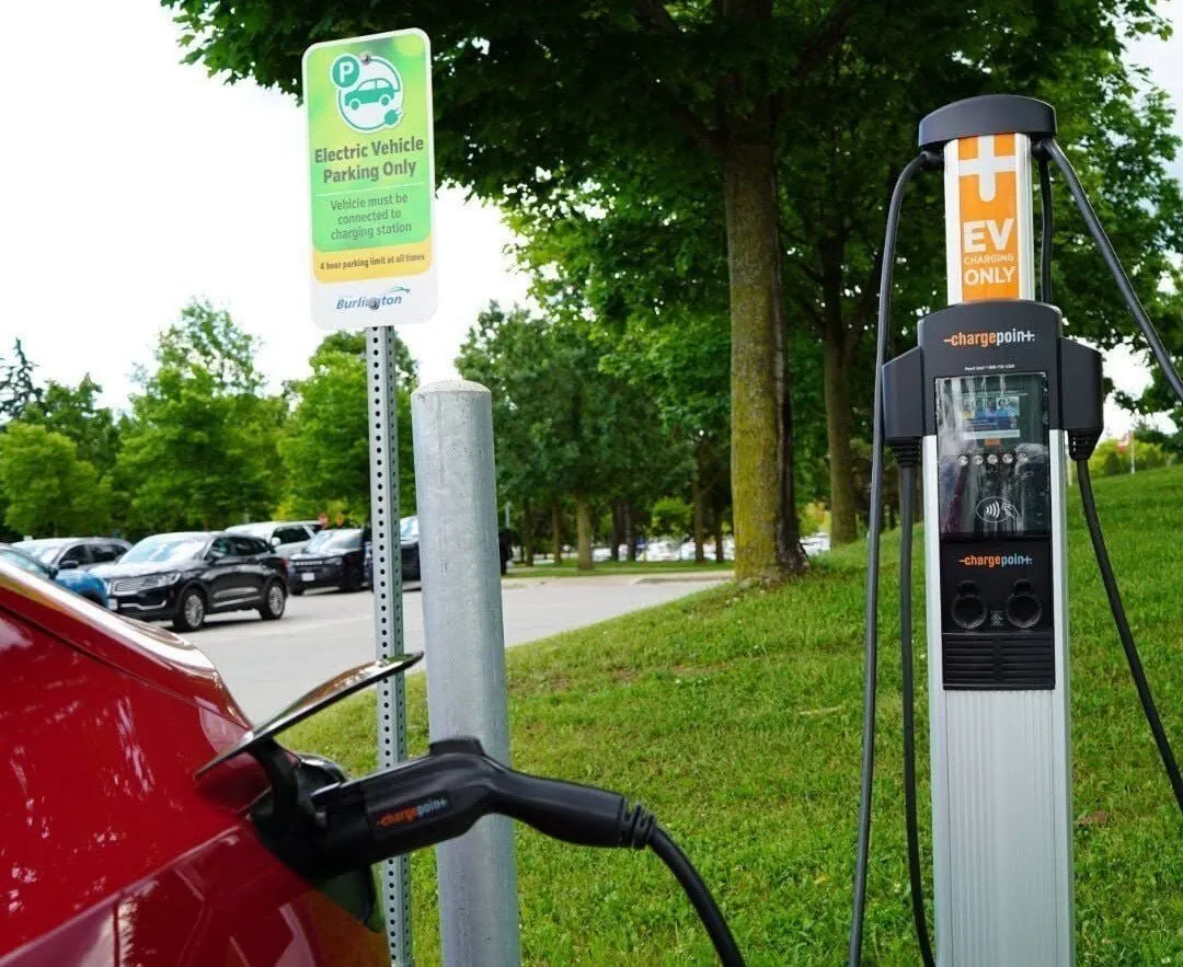 Burlington Ends 11 Years of Free EV Charging Oct. 1 — and the Hourly Rates Have a Winter Problem