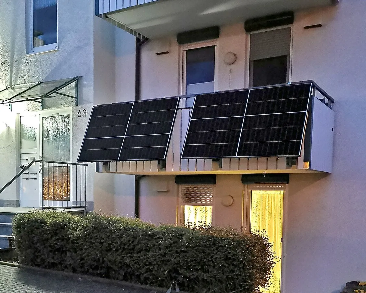 California Solar Power Bills Move Forward to Support Balcony Solar, Community Solar, and VPPs