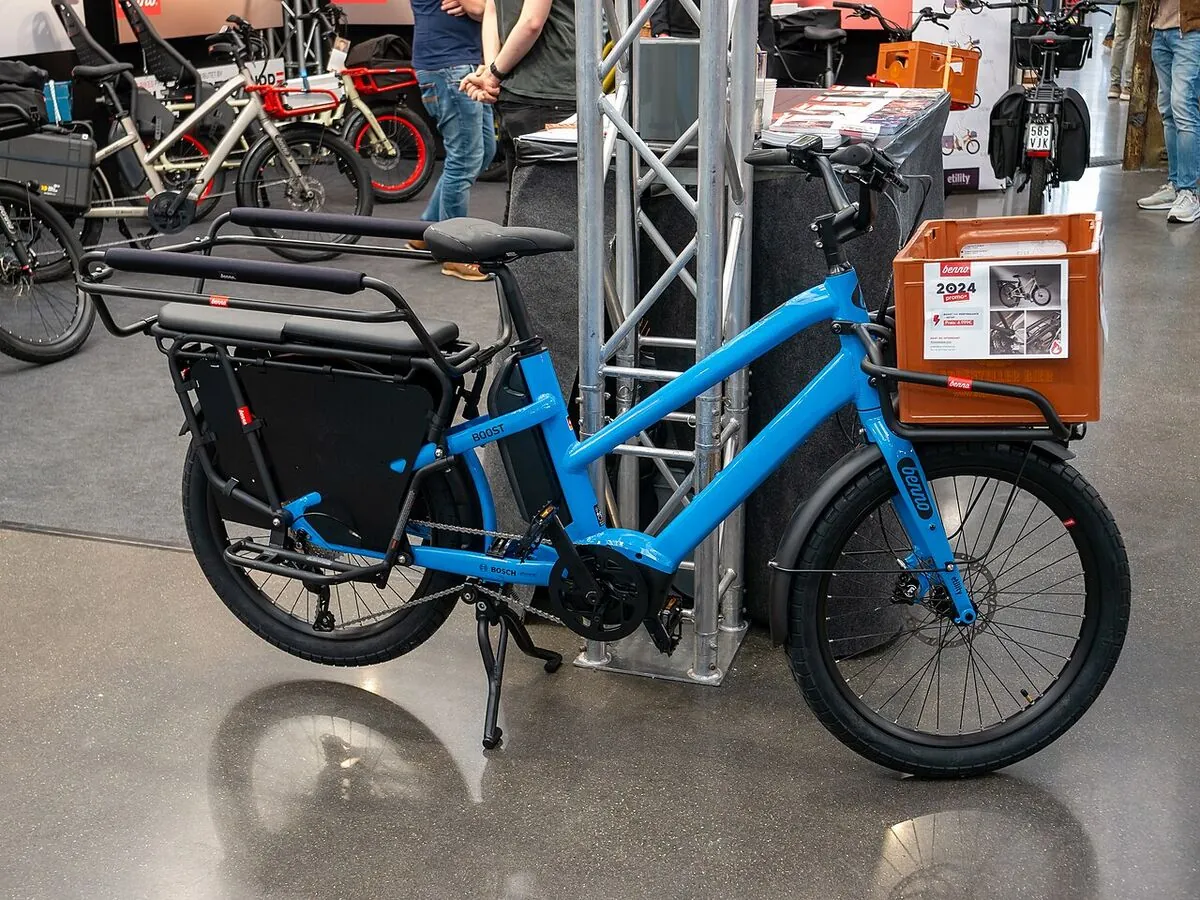 Electric Bicycles and E-Bikes in Canada 2026: Legal Rules, Best Models, and Where to Ride