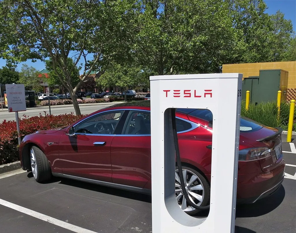 EV Road Trip Canada 2026: Best Routes, Charging Stops and Winter Tips