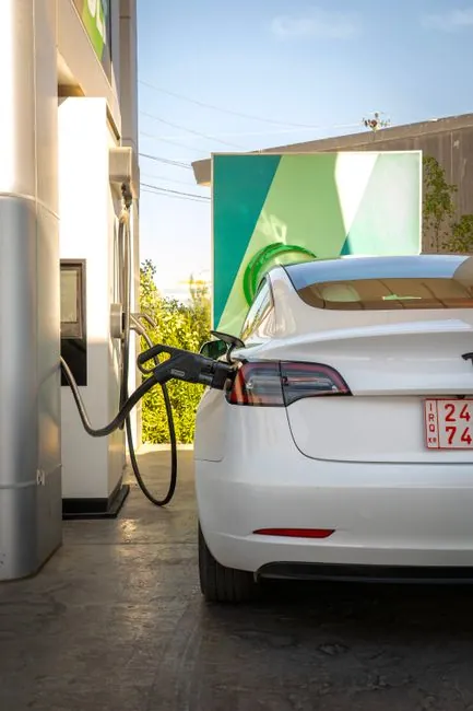 FortisBC Adds 180 kW Fast Chargers in Kelowna and Rock Creek