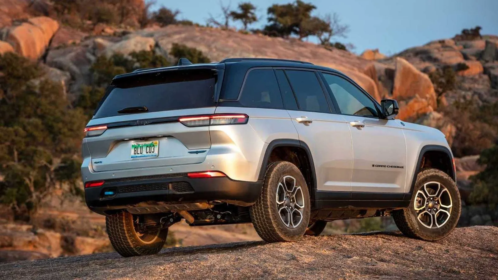Jeep Recalls 328,381 Grand Cherokees Over Rear Coil Springs — Third Fix for the Same Problem, 4xe Included