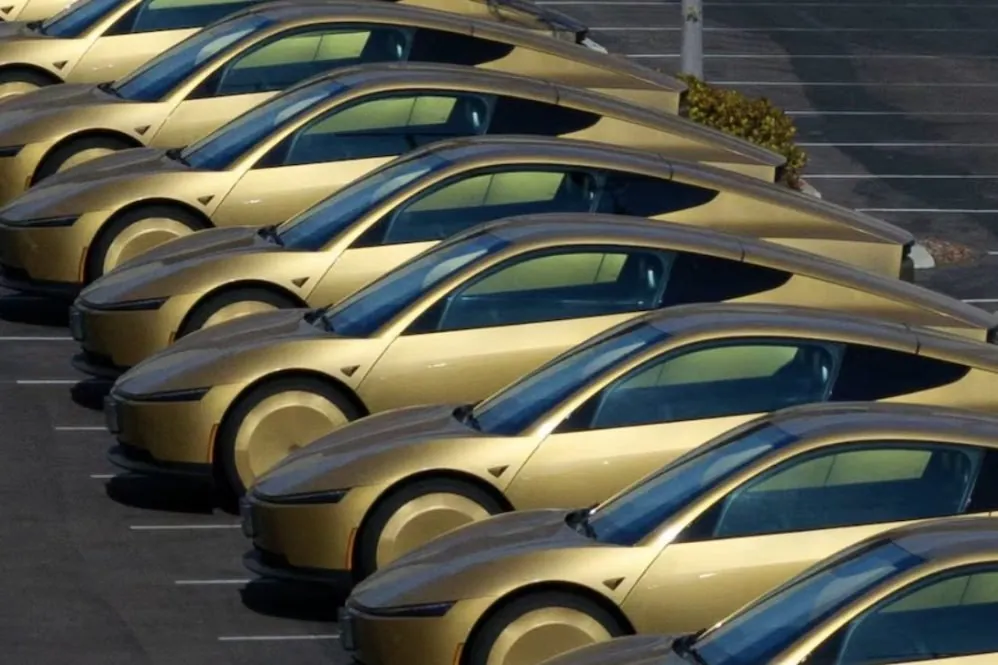 Tesla Opens Cybercab Fleet Sales to Businesses: How Third-Party Robotaxi Operators Fit In