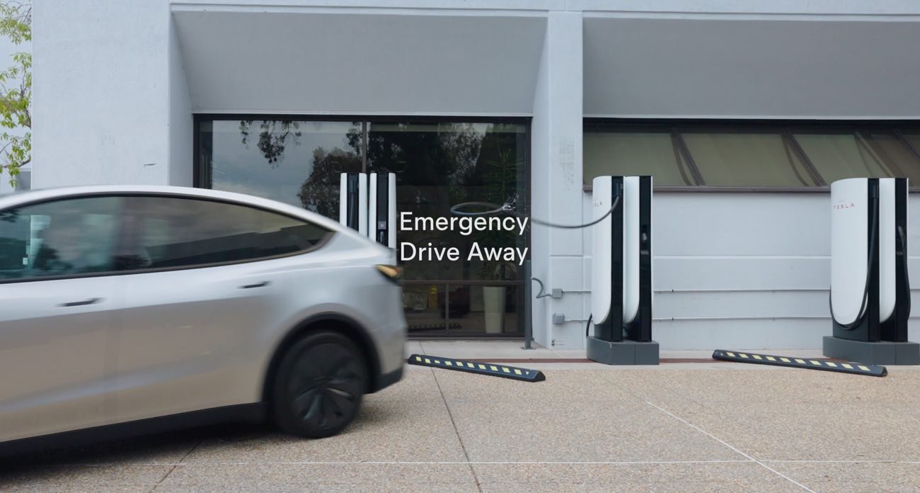 Tesla Adds Emergency Drive-Away to Superchargers — Free U.S. Update Lets Drivers Escape While Plugged In