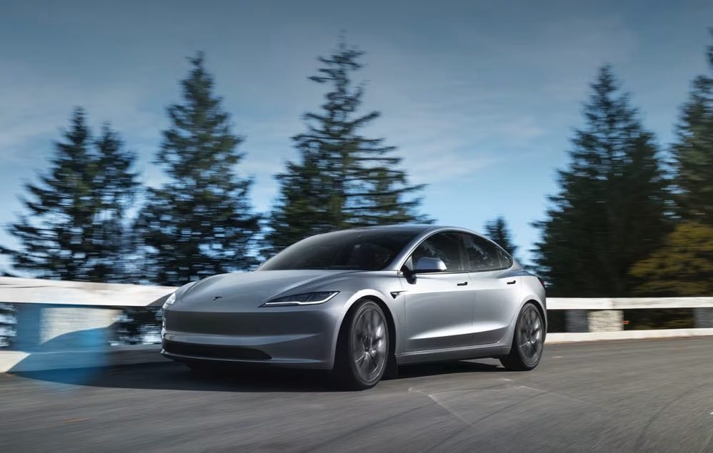Tesla Brings Latest Model 3 Upgrades to Canada — 16-Inch Screen, Black Headliner, But No V2L