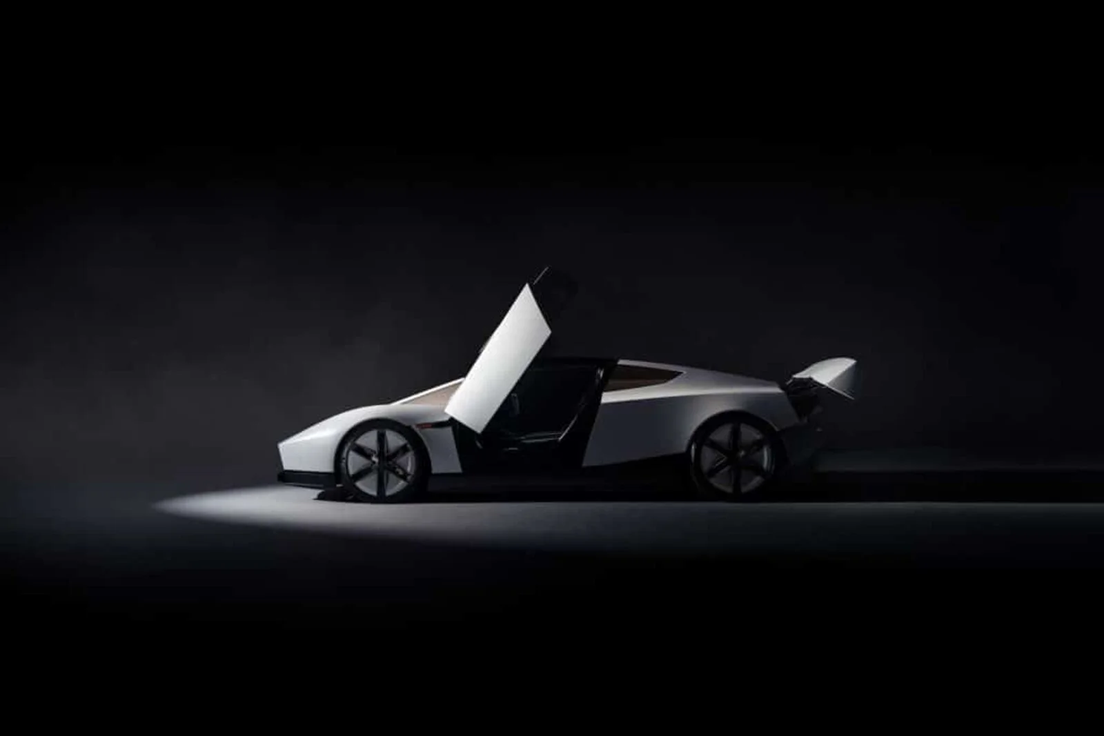 Tesla Roadster Finally Revealed with Rocket Thrusters and Flight Capability