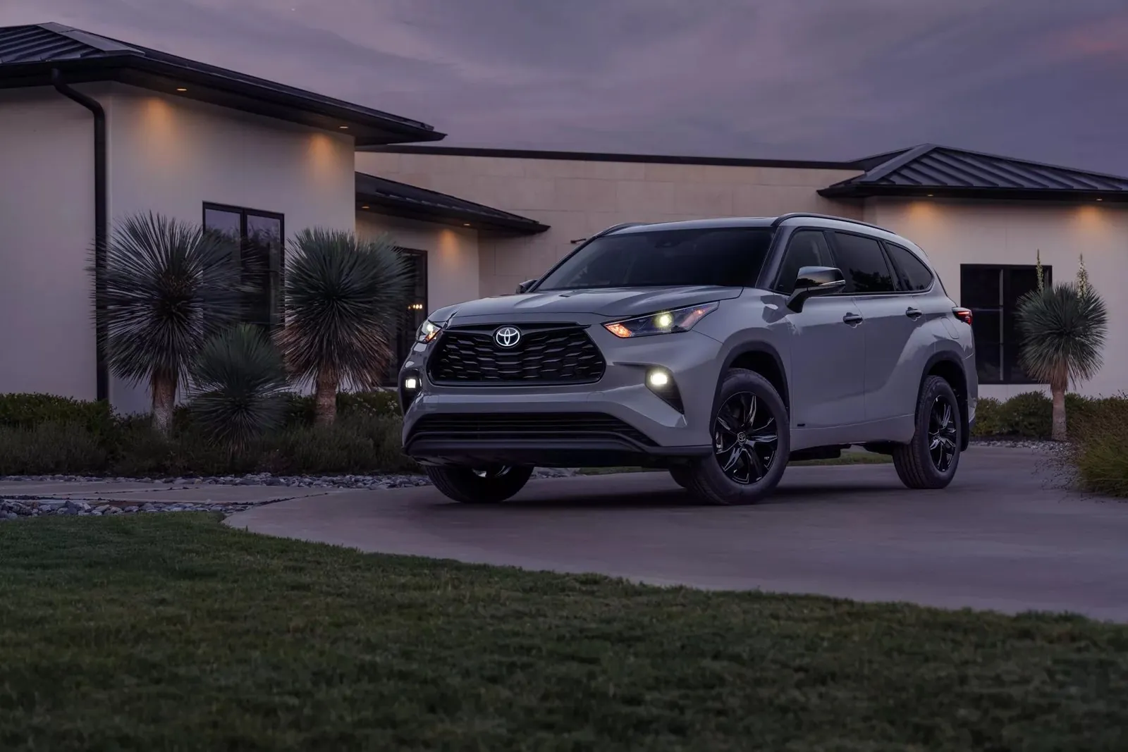 Toyota Expands Highlander Recall to 52,750 Vehicles in Canada — Don't Use the Second-Row Seats Yet